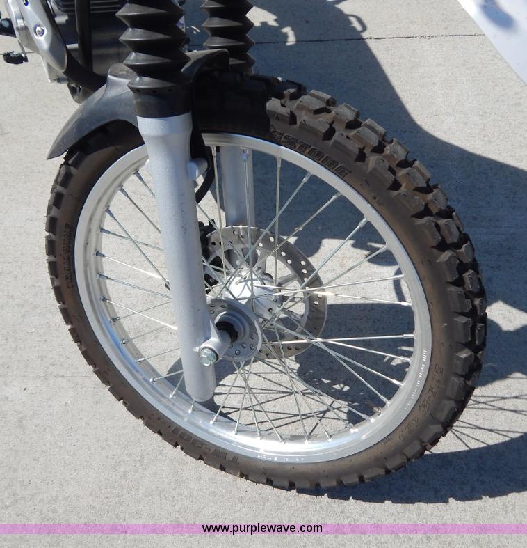 image for item I1068 2011 Yamaha XT250 motorcycle