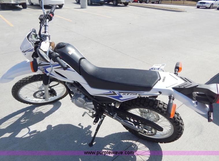 image for item I1068 2011 Yamaha XT250 motorcycle