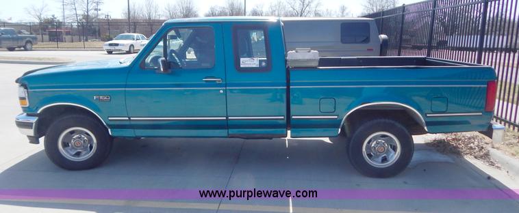 image for item I1069 1993 Ford F150 XL SuperCab pickup truck