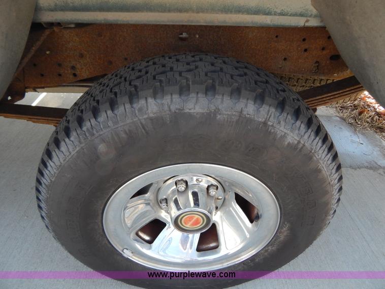 image for item I1069 1993 Ford F150 XL SuperCab pickup truck