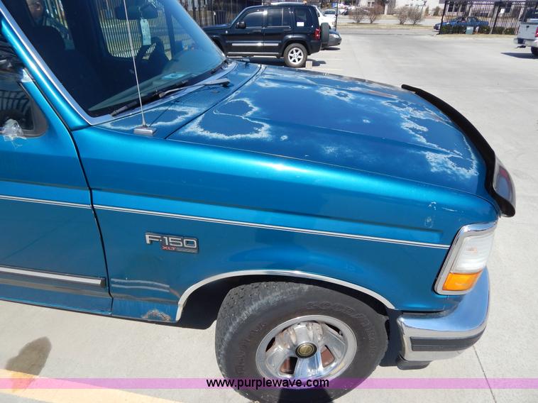 image for item I1069 1993 Ford F150 XL SuperCab pickup truck
