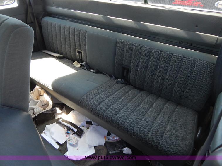 image for item I1069 1993 Ford F150 XL SuperCab pickup truck