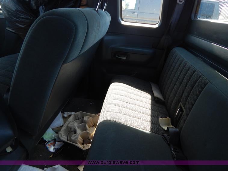 image for item I1069 1993 Ford F150 XL SuperCab pickup truck