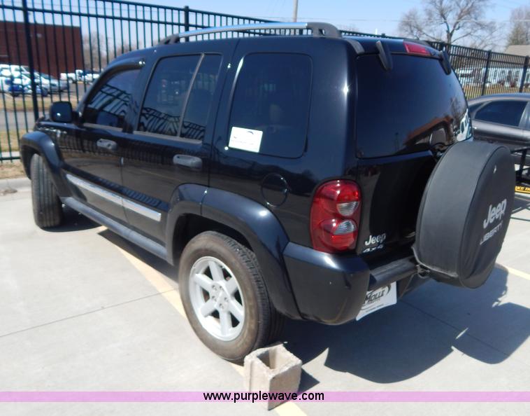 image for item I1070 2005 Jeep Liberty Limited SUV