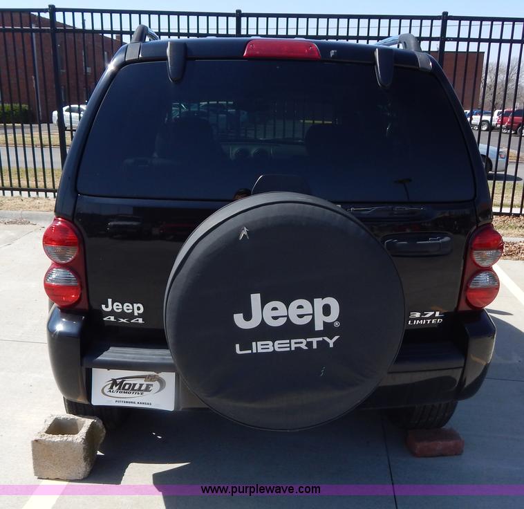 image for item I1070 2005 Jeep Liberty Limited SUV
