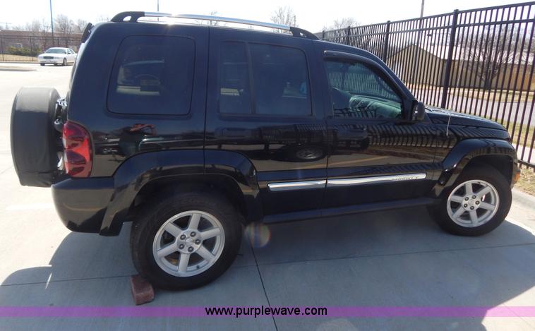 image for item I1070 2005 Jeep Liberty Limited SUV