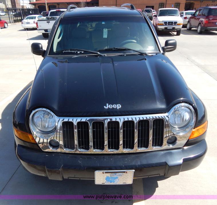 image for item I1070 2005 Jeep Liberty Limited SUV