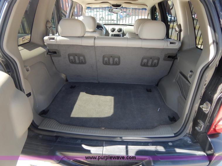 image for item I1070 2005 Jeep Liberty Limited SUV