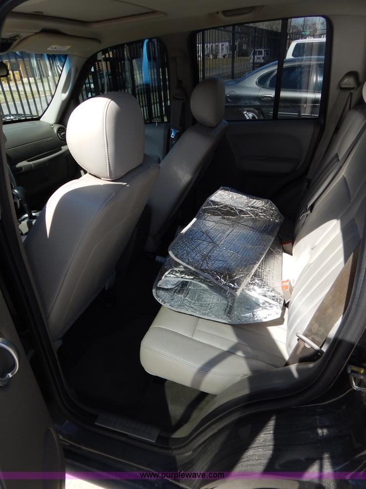 image for item I1070 2005 Jeep Liberty Limited SUV