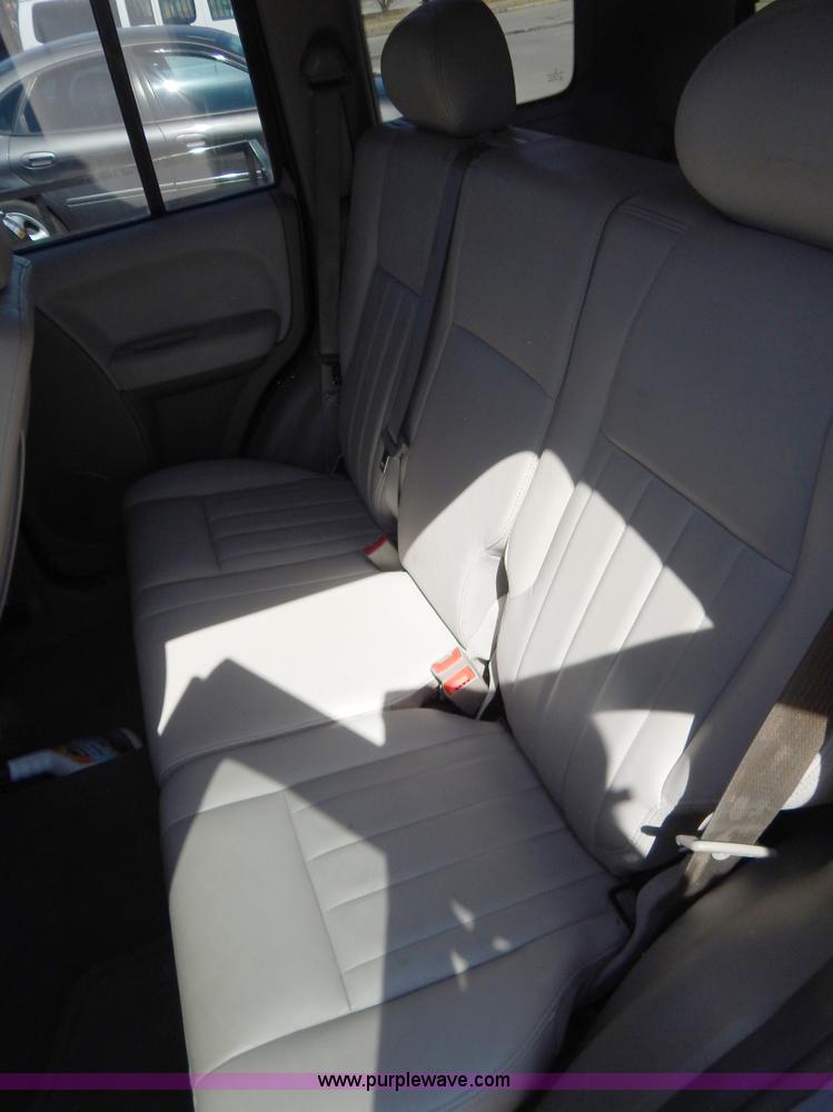 image for item I1070 2005 Jeep Liberty Limited SUV