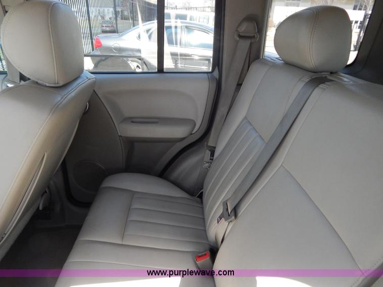 image for item I1070 2005 Jeep Liberty Limited SUV