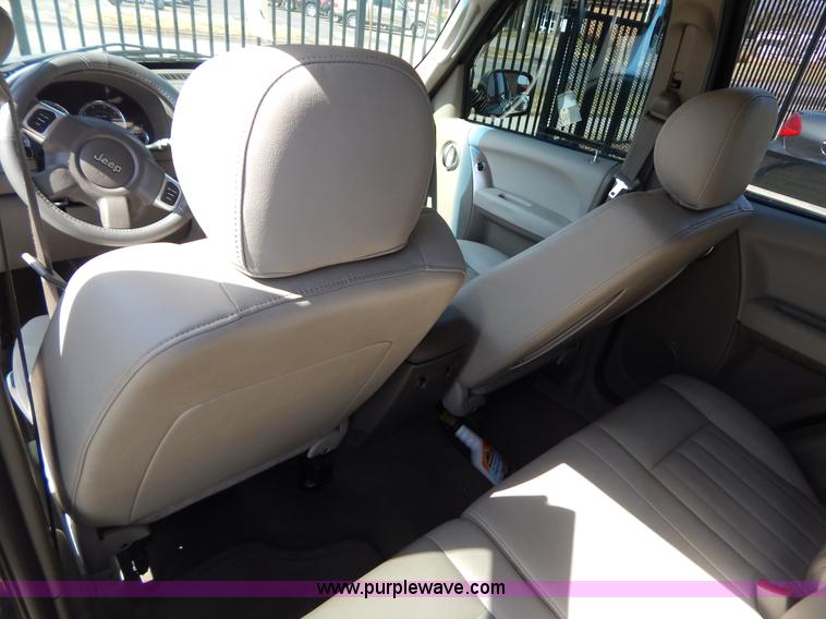 image for item I1070 2005 Jeep Liberty Limited SUV