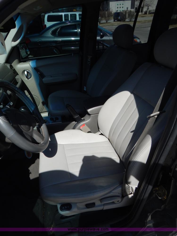 image for item I1070 2005 Jeep Liberty Limited SUV