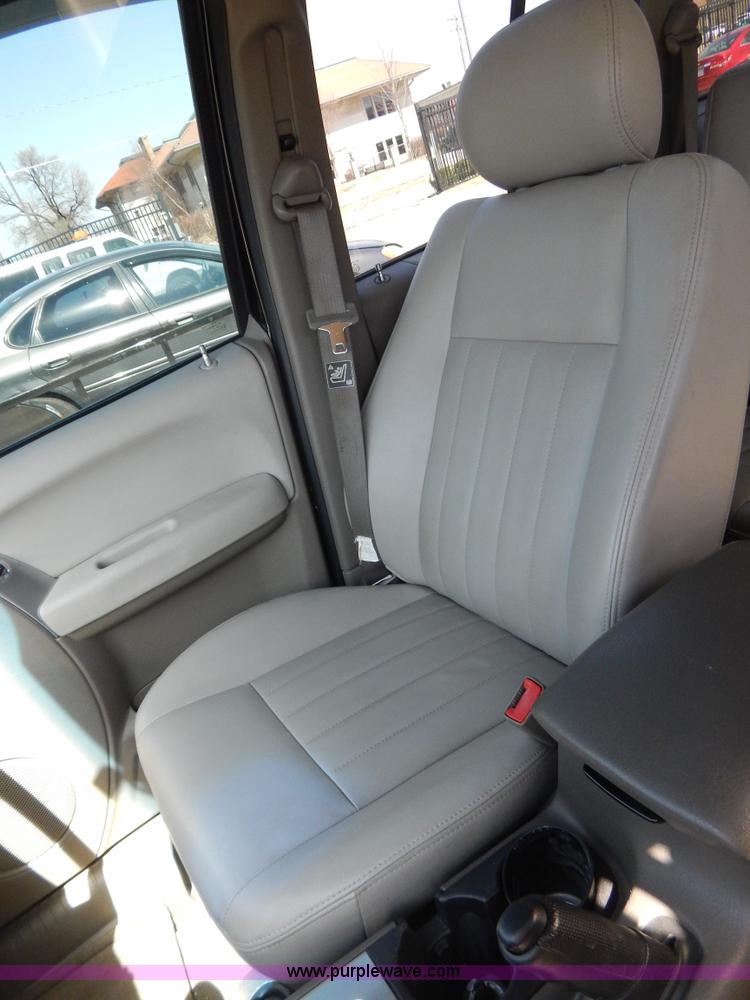 image for item I1070 2005 Jeep Liberty Limited SUV