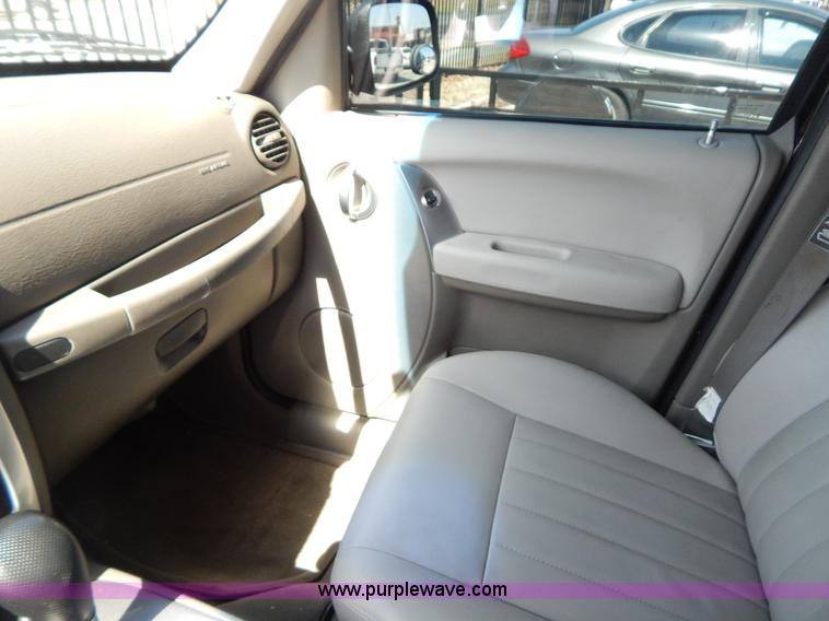 image for item I1070 2005 Jeep Liberty Limited SUV