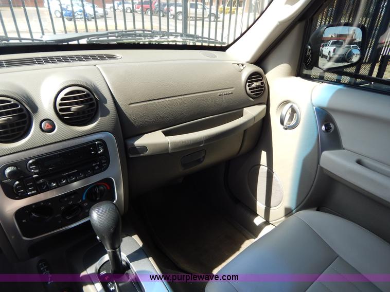 image for item I1070 2005 Jeep Liberty Limited SUV