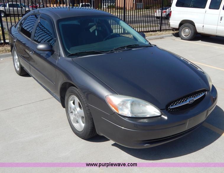 image for item I1072 2003 Ford Taurus SE