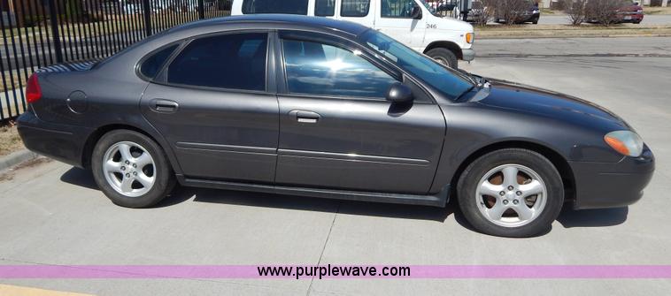 image for item I1072 2003 Ford Taurus SE