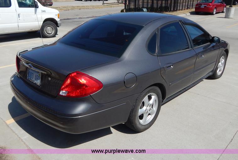 image for item I1072 2003 Ford Taurus SE
