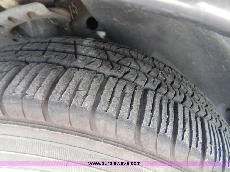 image for item I1072 2003 Ford Taurus SE