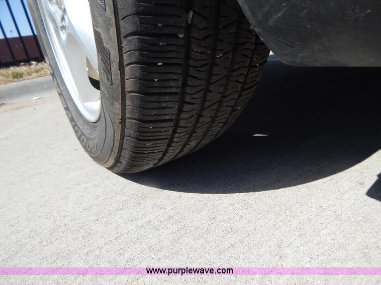 image for item I1072 2003 Ford Taurus SE