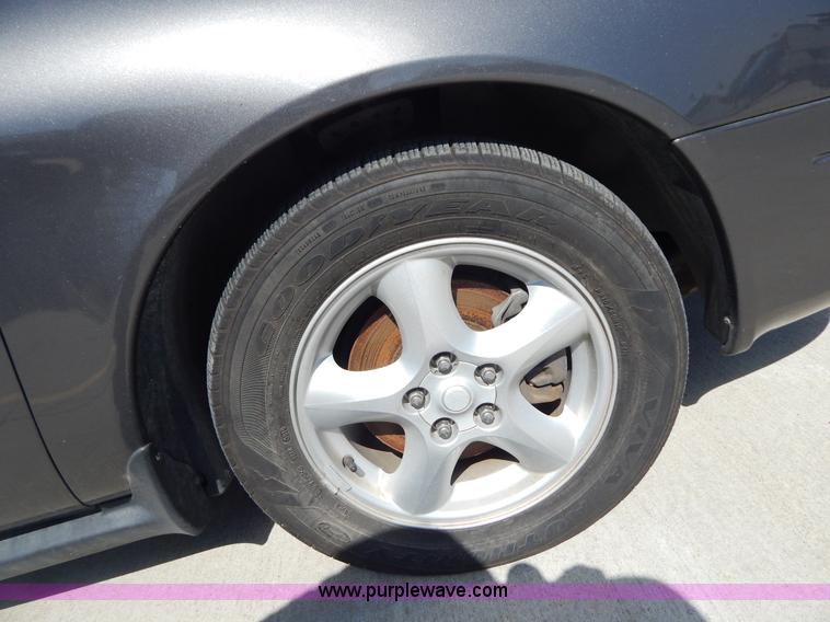 image for item I1072 2003 Ford Taurus SE