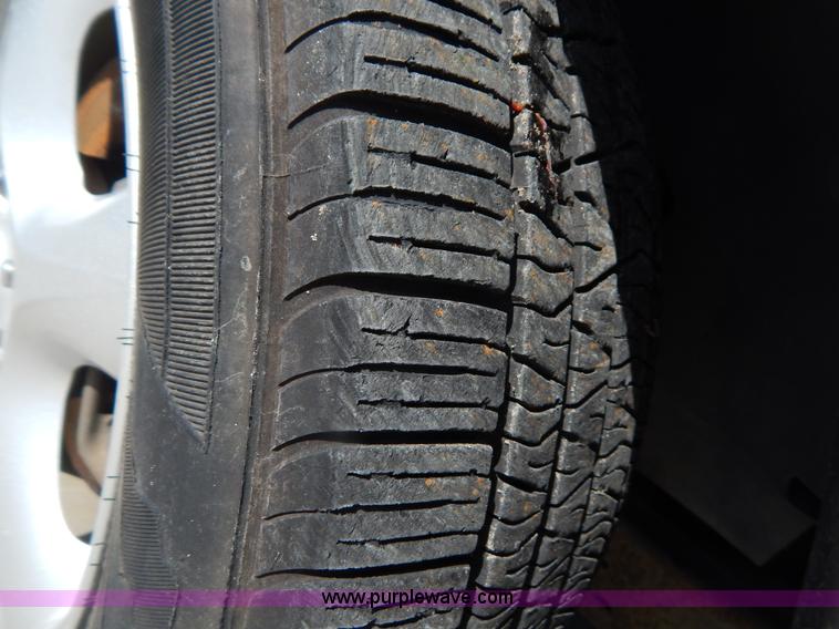 image for item I1072 2003 Ford Taurus SE