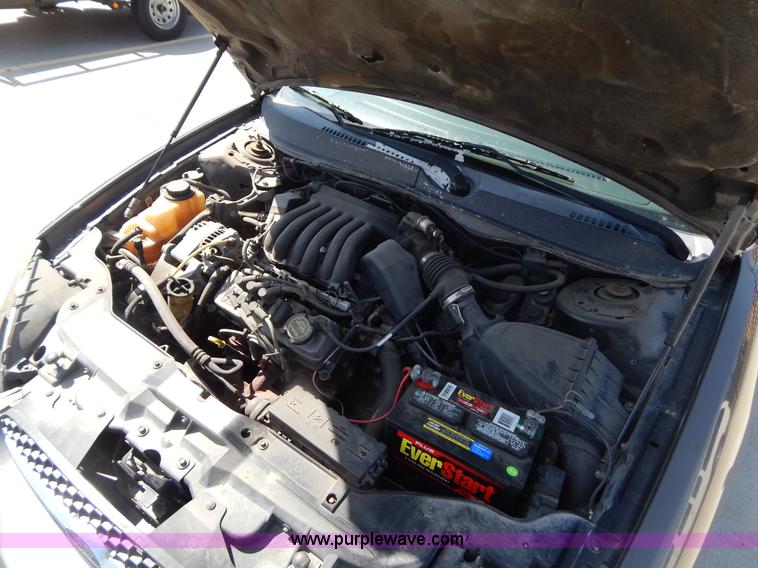 image for item I1072 2003 Ford Taurus SE