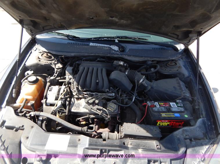 image for item I1072 2003 Ford Taurus SE