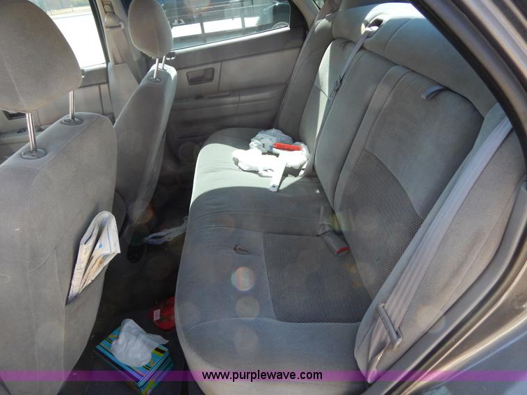 image for item I1072 2003 Ford Taurus SE