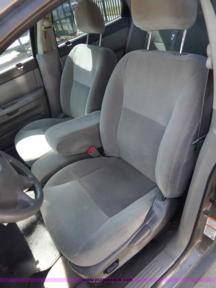 image for item I1072 2003 Ford Taurus SE