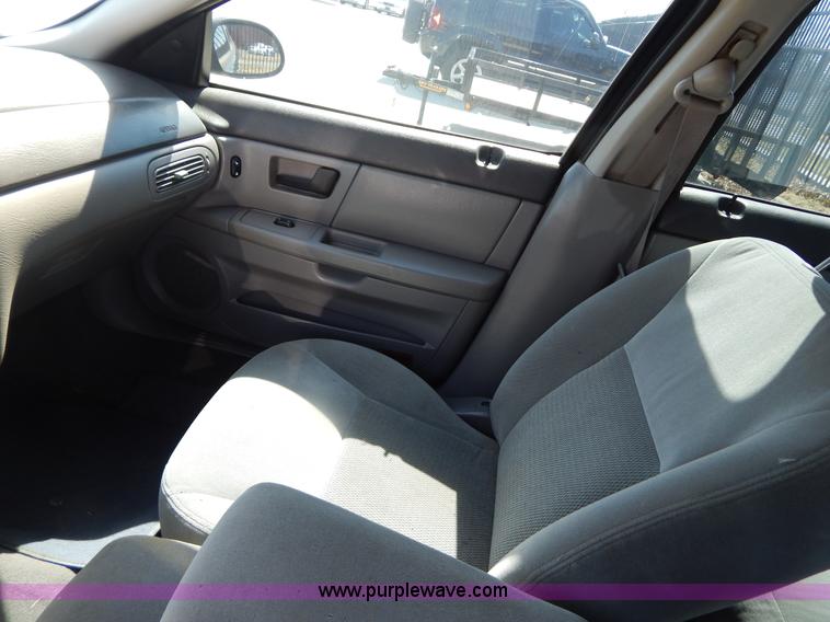 image for item I1072 2003 Ford Taurus SE