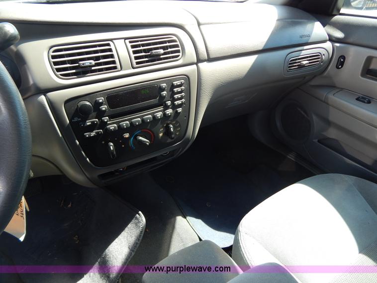 image for item I1072 2003 Ford Taurus SE