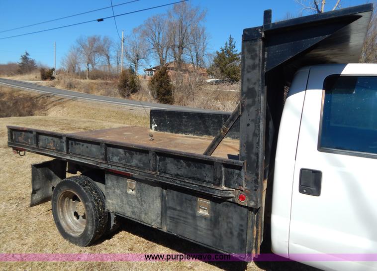 image for item I1117 1999 Ford F450 flatbed truck