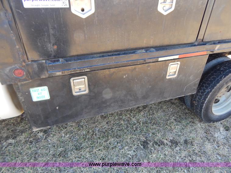 image for item I1117 1999 Ford F450 flatbed truck