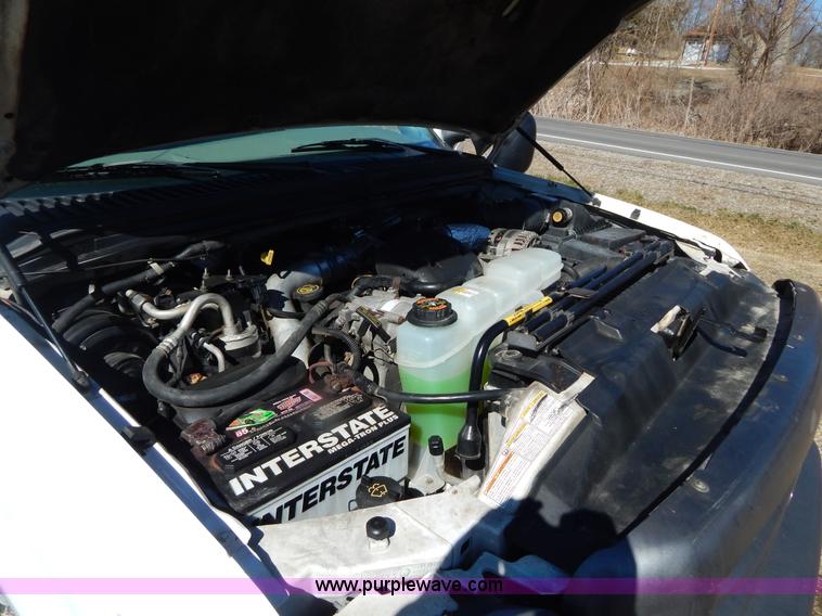 image for item I1117 1999 Ford F450 flatbed truck