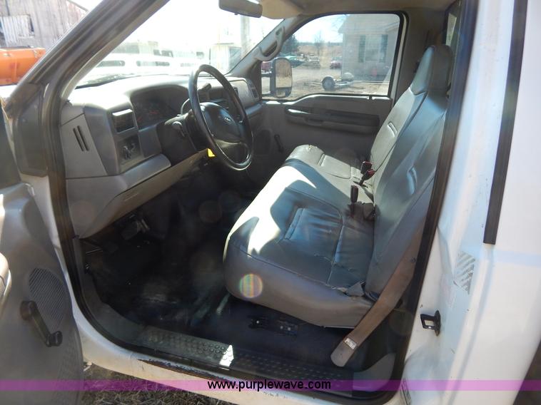 image for item I1117 1999 Ford F450 flatbed truck