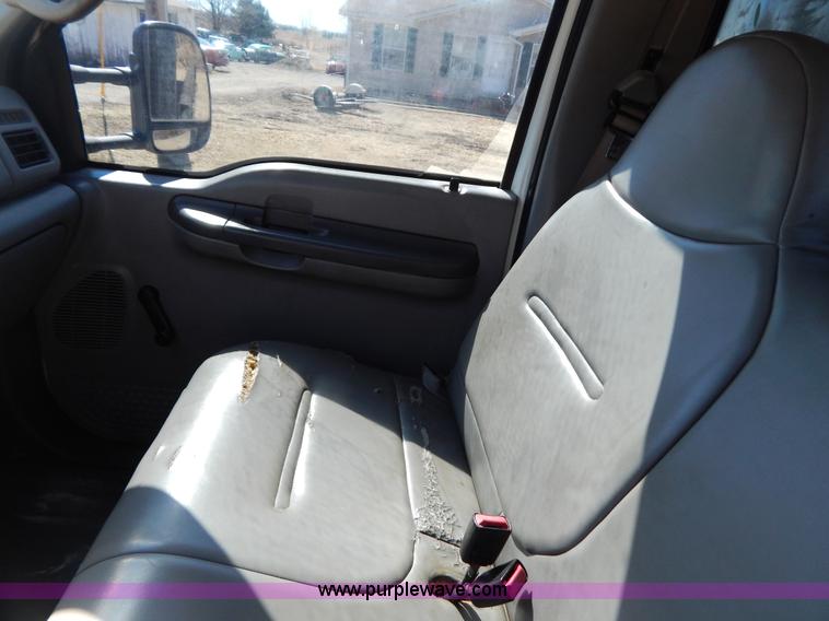 image for item I1117 1999 Ford F450 flatbed truck