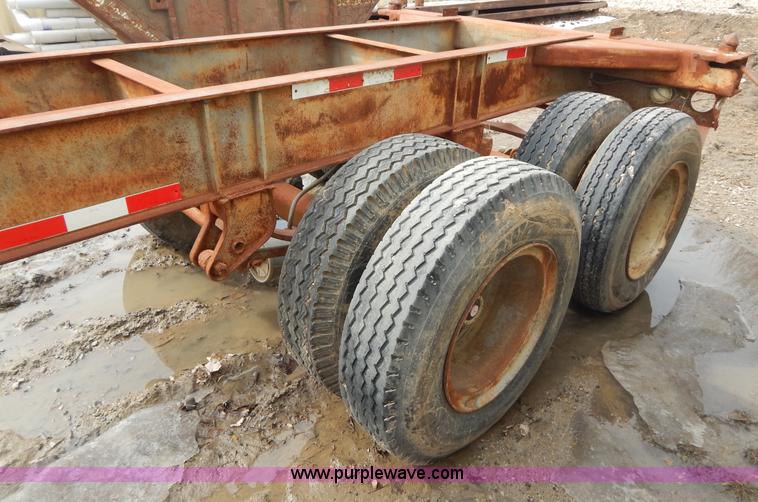 image for item I1140 1991 Wabash pipe dolly trailer