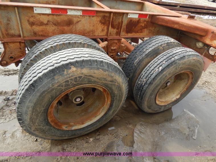 image for item I1140 1991 Wabash pipe dolly trailer