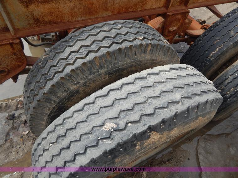 image for item I1140 1991 Wabash pipe dolly trailer