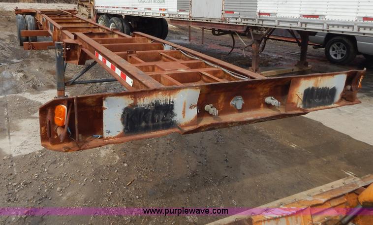 image for item I1140 1991 Wabash pipe dolly trailer