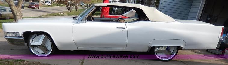 image for item I3686 1969 Cadillac DeVille convertible