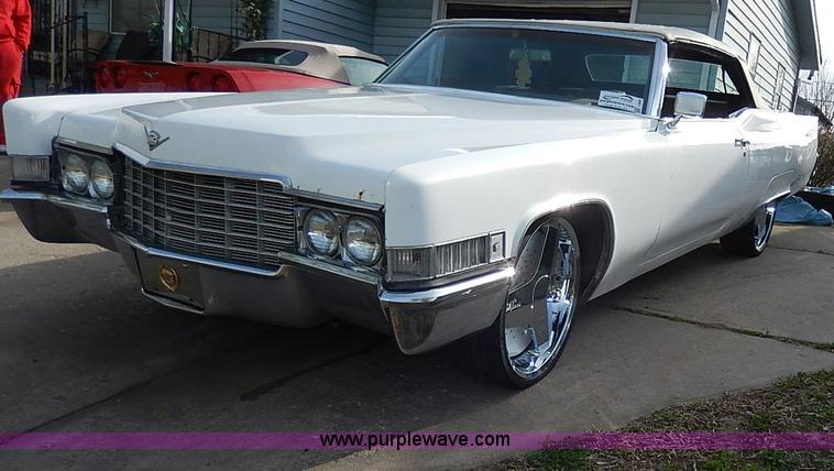 image for item I3686 1969 Cadillac DeVille convertible