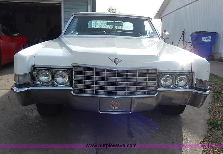 image for item I3686 1969 Cadillac DeVille convertible