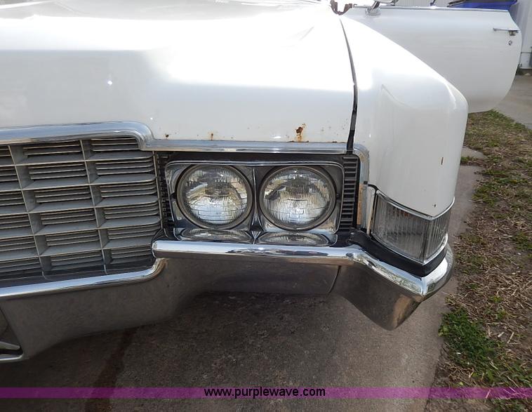 image for item I3686 1969 Cadillac DeVille convertible