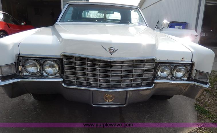 image for item I3686 1969 Cadillac DeVille convertible