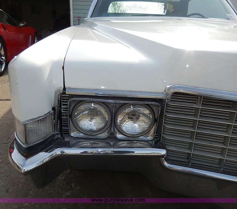image for item I3686 1969 Cadillac DeVille convertible