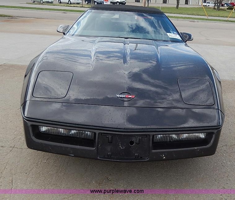 image for item I3704 1988 Chevrolet Corvette convertible