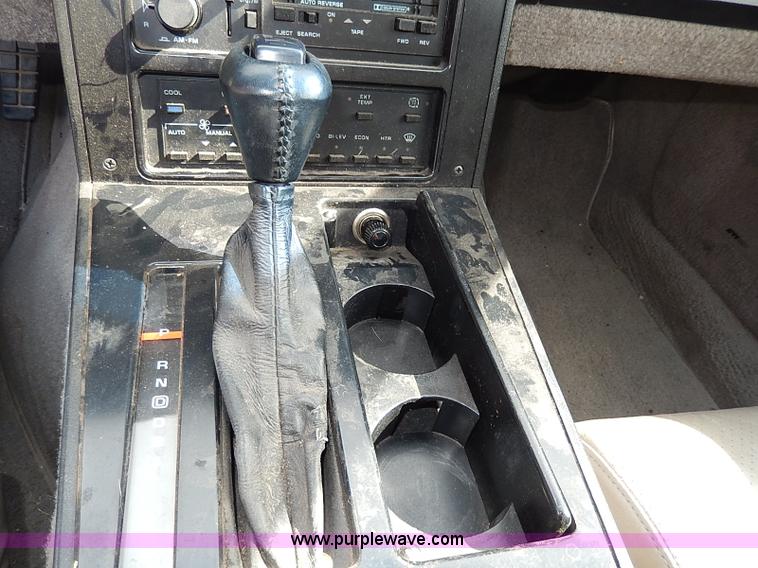 image for item I3704 1988 Chevrolet Corvette convertible